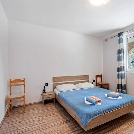 Homely In With Balcony Lejlighed Vir