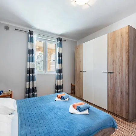 Apartman Homely In With Balcony
