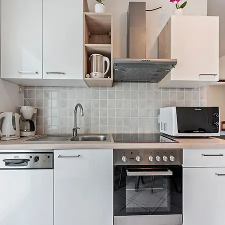Homely In With Balcony Apartman *