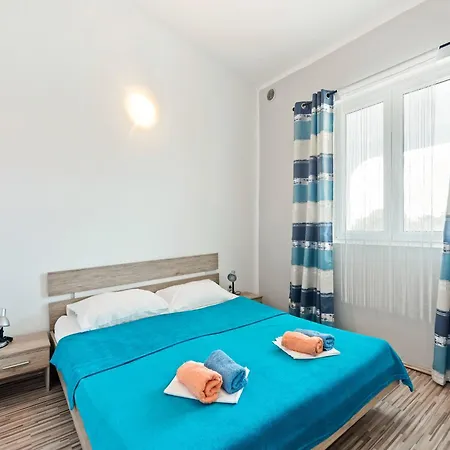 Homely In With Balcony *