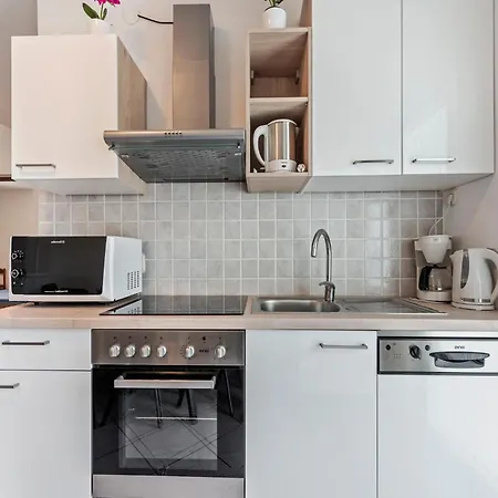 Apartman Homely In With Balcony