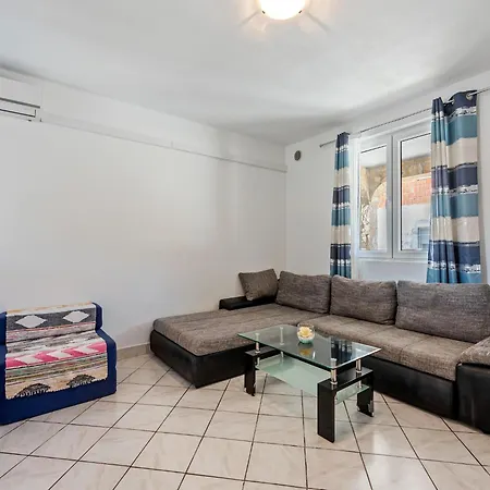 Lejlighed Homely In With Balcony Vir
