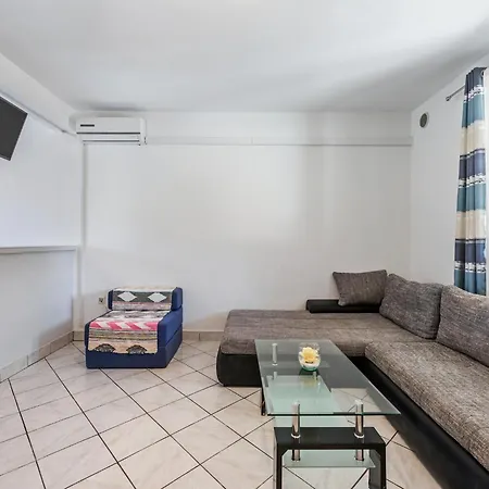 Homely In With Balcony Lejlighed *